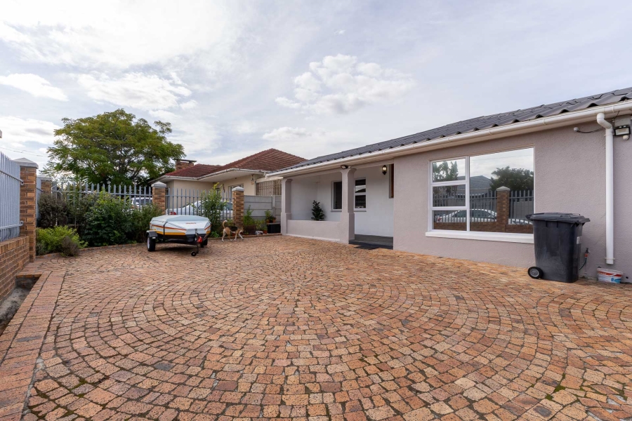 4 Bedroom Property for Sale in Churchill Estate Western Cape